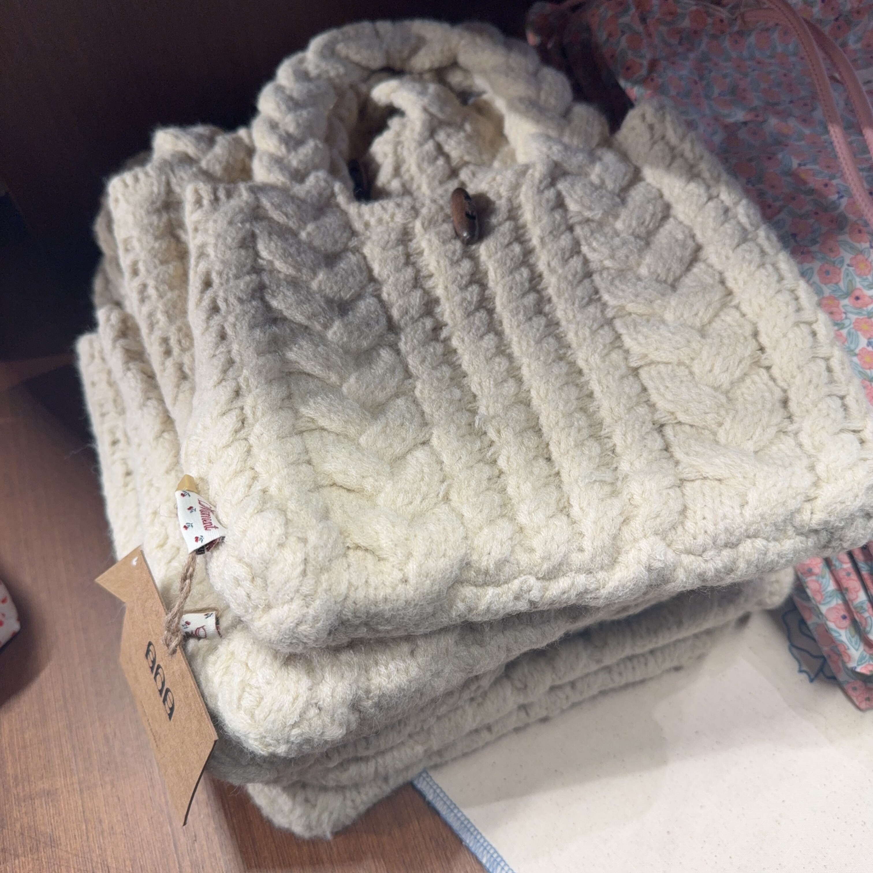 ONE MOMENT正品新款复古秋冬麻花手工针织毛线编织手提包牛角扣,淘宝优惠券,粉丝福利购,淘宝优惠卷