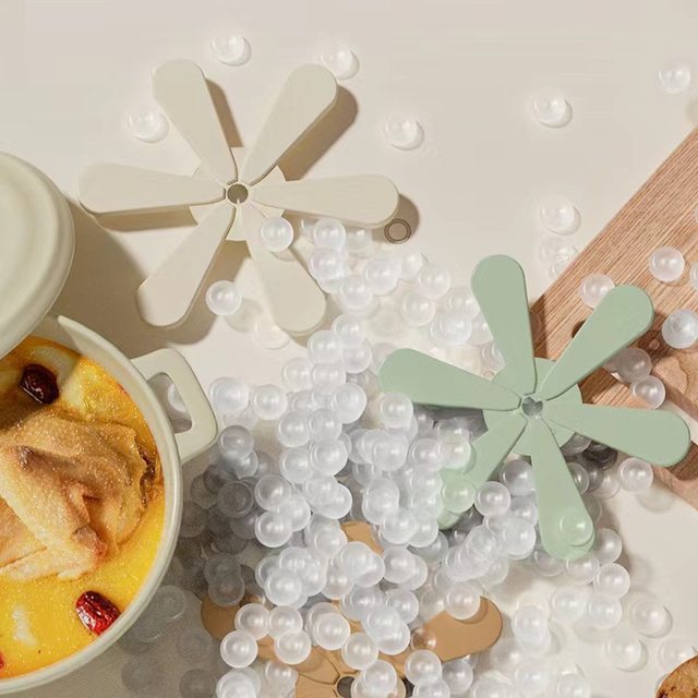 Silicone heat insulation pad dining table anti-scalding and high-temperature high-end feeling light luxury home bowl cushion pot cushion one tree placemat creativity