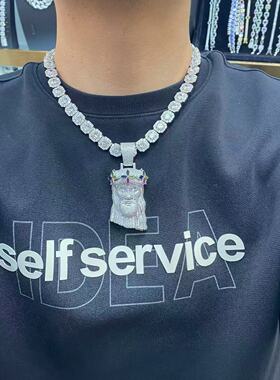 四叶草皇冠人像吊坠搭配冰糖项链