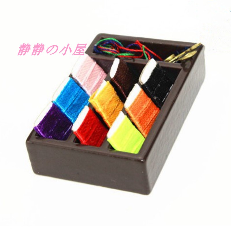 Dollhouse小布娃娃屋配件 场景模型 小孩益智玩具 迷你仿真针线盒 - 图1