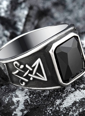 欧美嘻哈撒旦钛钢镶方锆石男戒指