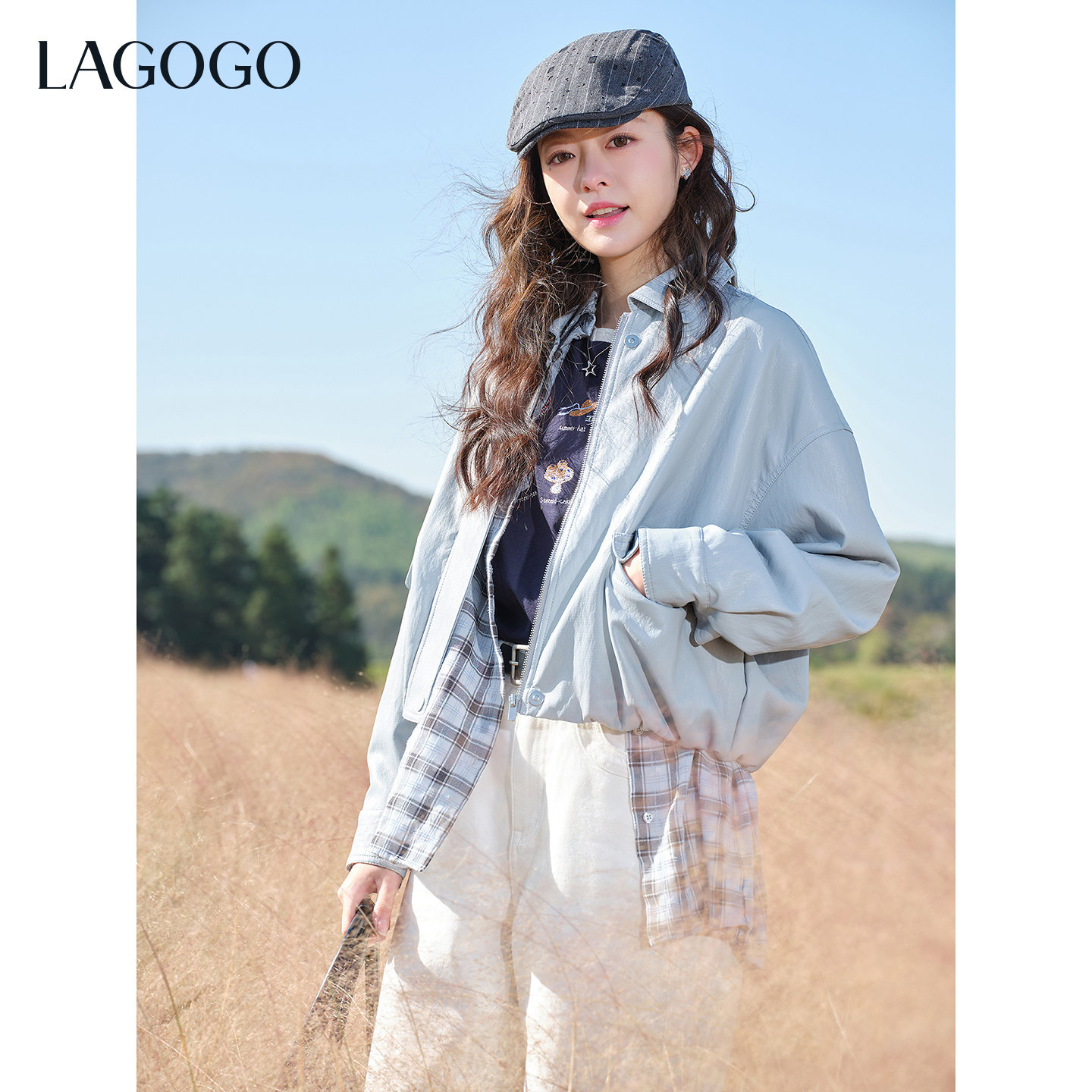 LAGOGO雾蓝格隅浅蓝色柔软PU皮衣女拉谷谷2026春新款舒适翻领外套,淘宝优惠券,粉丝福利购,淘宝优惠卷