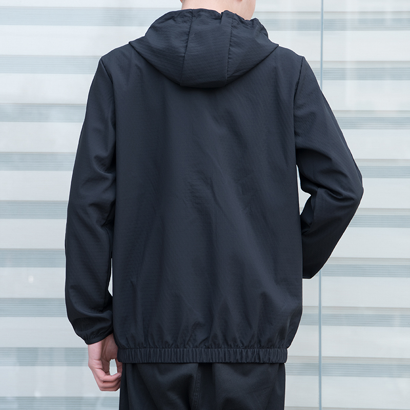 热点运动专营店阿迪达斯男装秋季新款连帽风衣夹克运动服跑步休闲外套DW46000