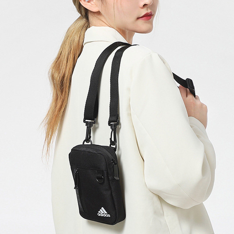 阿迪达斯男包女包2022新款休闲便携单肩包运动训练斜跨小包GN9862