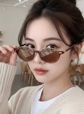 韩版小框气质墨镜女款潮防紫外线2025新款圆脸显瘦M字太阳镜街拍