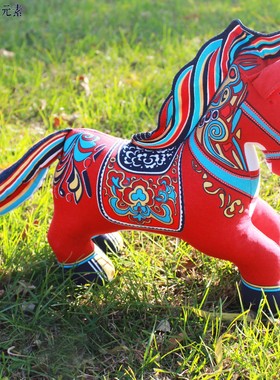 马年新年吉祥布偶物马摆件文创