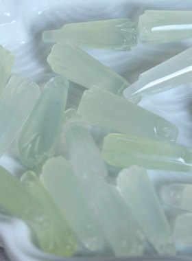 花影梦岫玉横孔玉兰花吊坠