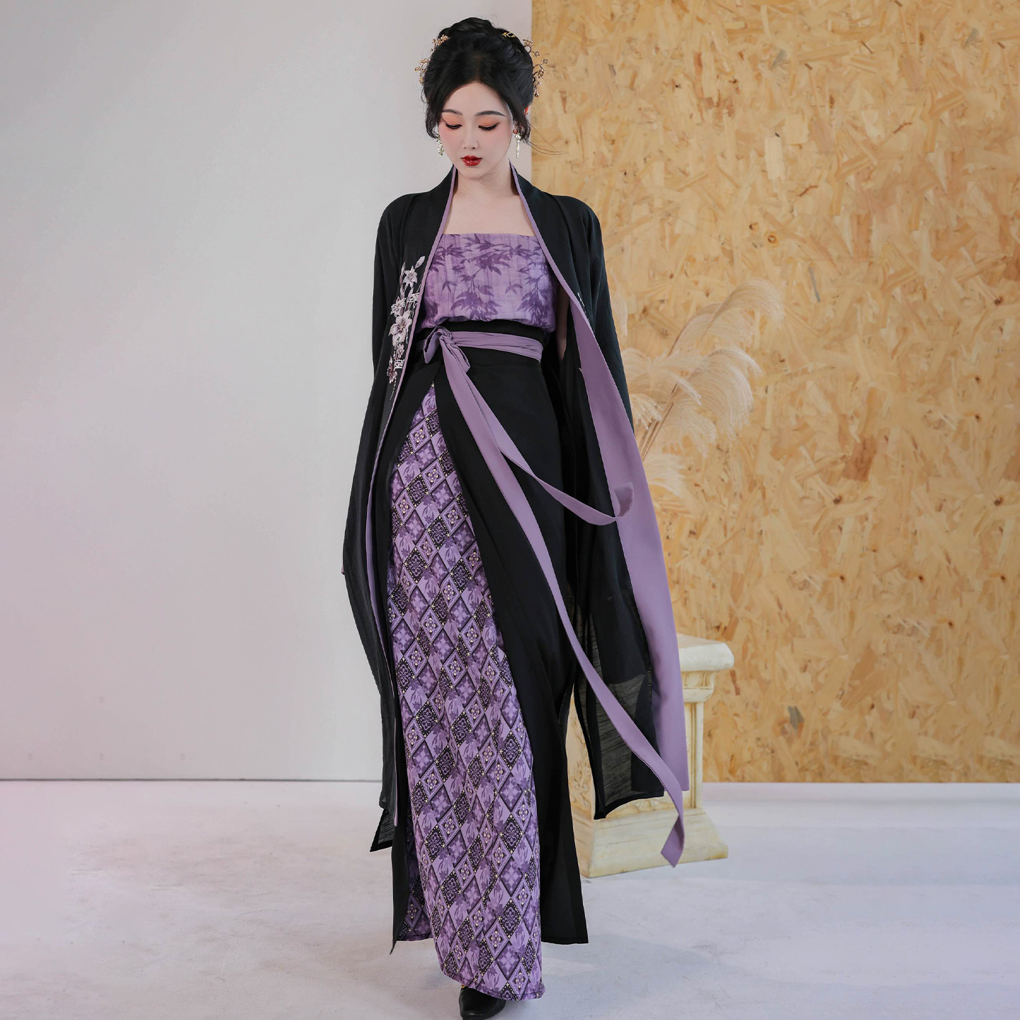 百合卡牌 拟梦原创宋制对襟长衫旋裙改良三裥裙黑紫刺绣春秋撞色 - 图0