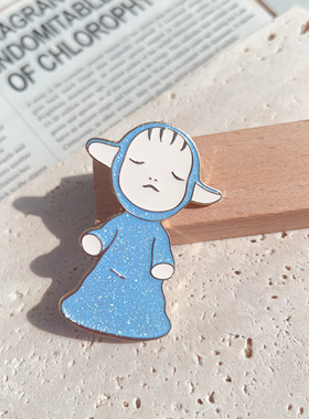 【现货】奈良美智睡眠娃娃金属仿珐琅精品卡通形象徽章胸针