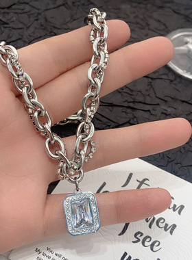 冷淡精致个性风潮宝石方块项链女小众设计简约气质轻奢文艺毛衣链