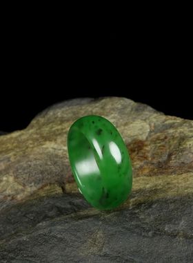 天然新疆和田玉戒指菠菜男碧玉