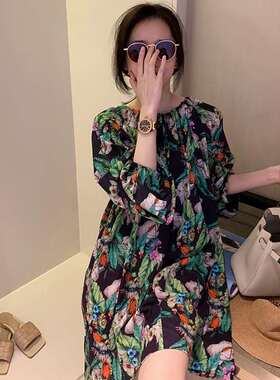 服超仙海边度假连衣裙拍照出游女
