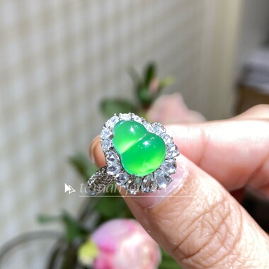 天曼新中式满钻玫瑰钻镶嵌绿玉髓葫芦福禄戒指女925银媲阳绿翡翠