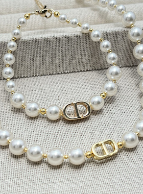 热巴同款猪鼻子渐变珍珠项链女 choker链字母颈链CD锁骨链轻奢