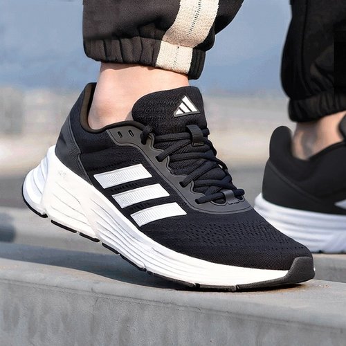 阿迪达斯男鞋官方正品2025春秋季新款跑步鞋男士休闲透气运动鞋男 - 图0