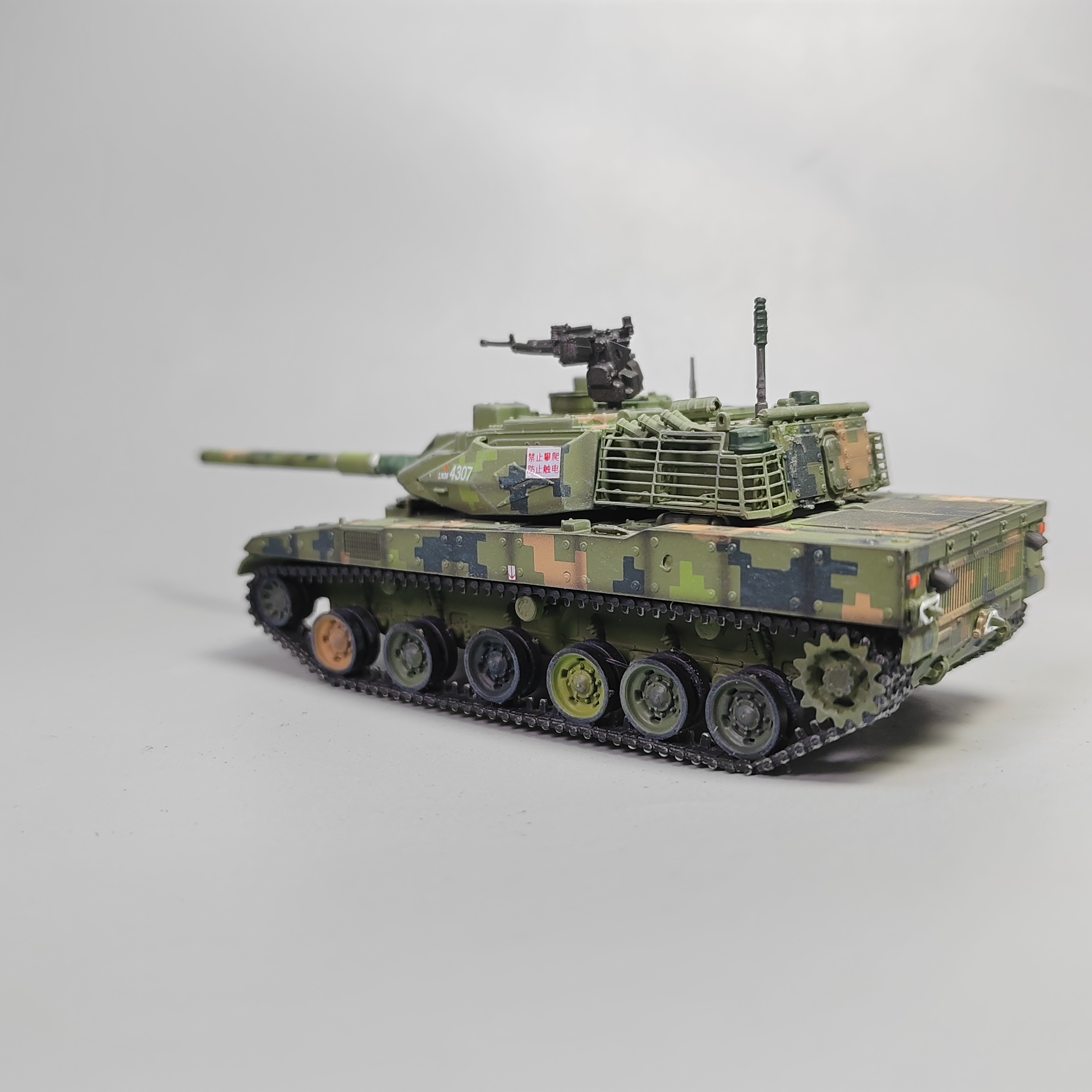 三荣1/72中国15式轻型坦克绿色数码涂装成品模型摆件微缩艺术摄影