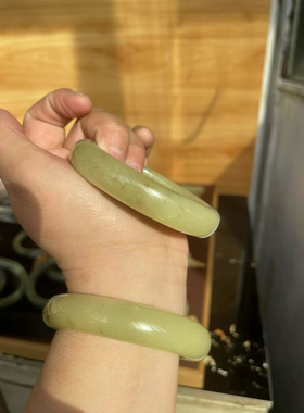 新疆和田玉鸡油黄且末料手镯58圈口