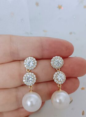 瑞丽合金女精致耳钉轻奢