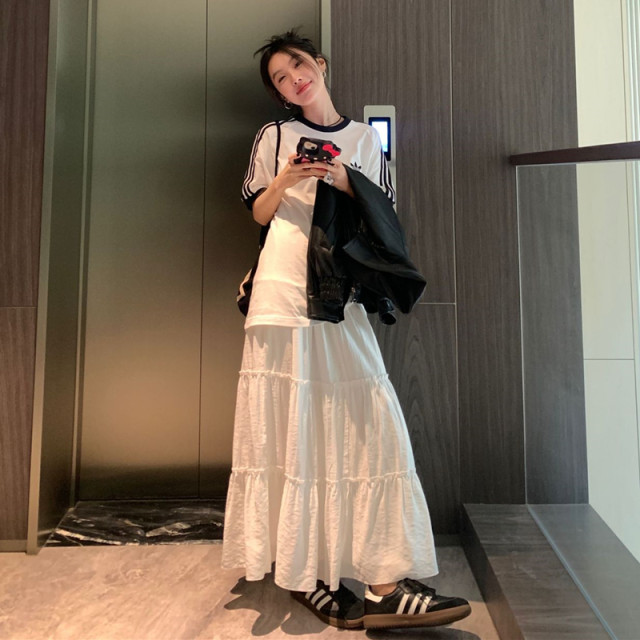 Sweetly white A -line cake half -body skirt mid -length 2024 spring and summer girl covers thin casual pleated umbrella skirt