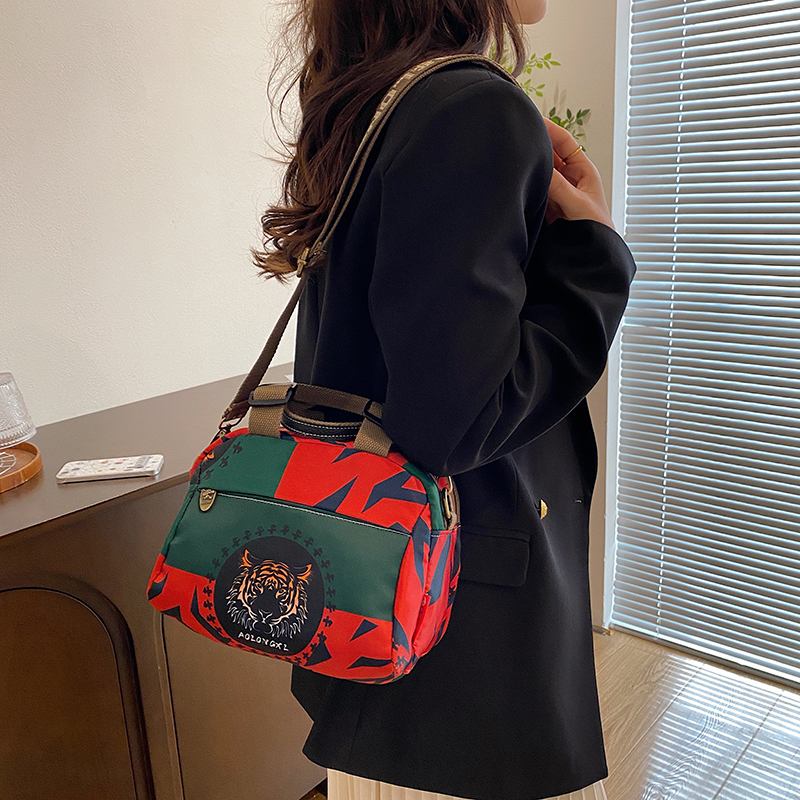 轻便牛津布包包女2025新款高级感时尚休闲女士斜挎包手提包拎包 - 图2