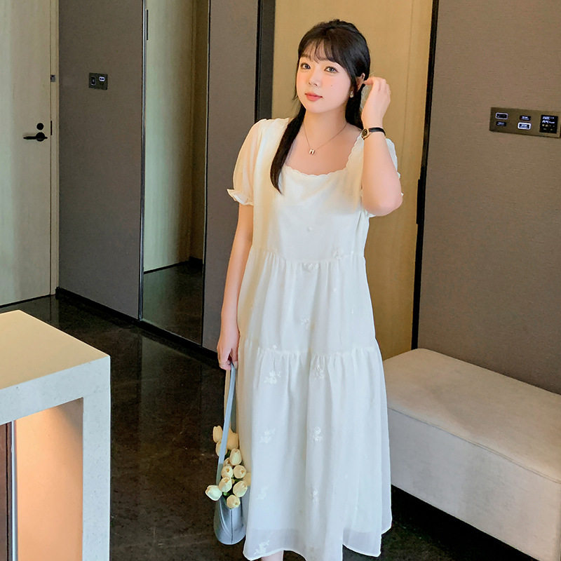 夏新加肥加大码女装甜美姐妹款闺蜜刺绣显瘦连衣裙遮肉凉爽A字裙