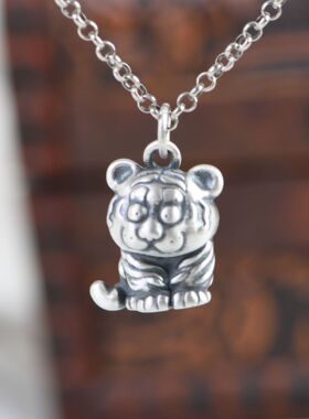 空心十二生肖虎立体银饰吊坠女款