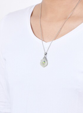 景泰蓝羽毛吊坠和田玉小众设计女