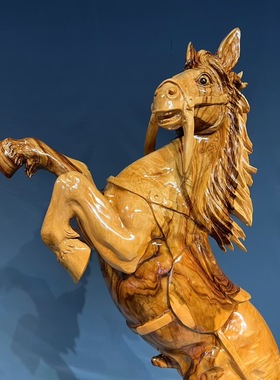 香樟木立马发财根雕摆件木雕工艺品马到成功会所公司办公室开业礼