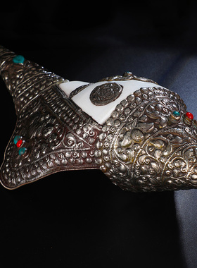 尼泊尔包铜錾花吉祥八宝法螺