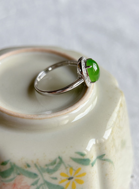 高品质天然和田玉俄乌兰乌德碧玉苹果绿18K白金满钻镶嵌戒指