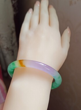 独龙玉冰种翡翠色玉手镯石英岩玉石细圆条三色淡紫带翠绿色玉镯子