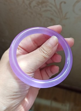 特价翡翠色石英岩玉小圆条玉手镯细圆条飘花冰透浅绿色独龙玉镯子