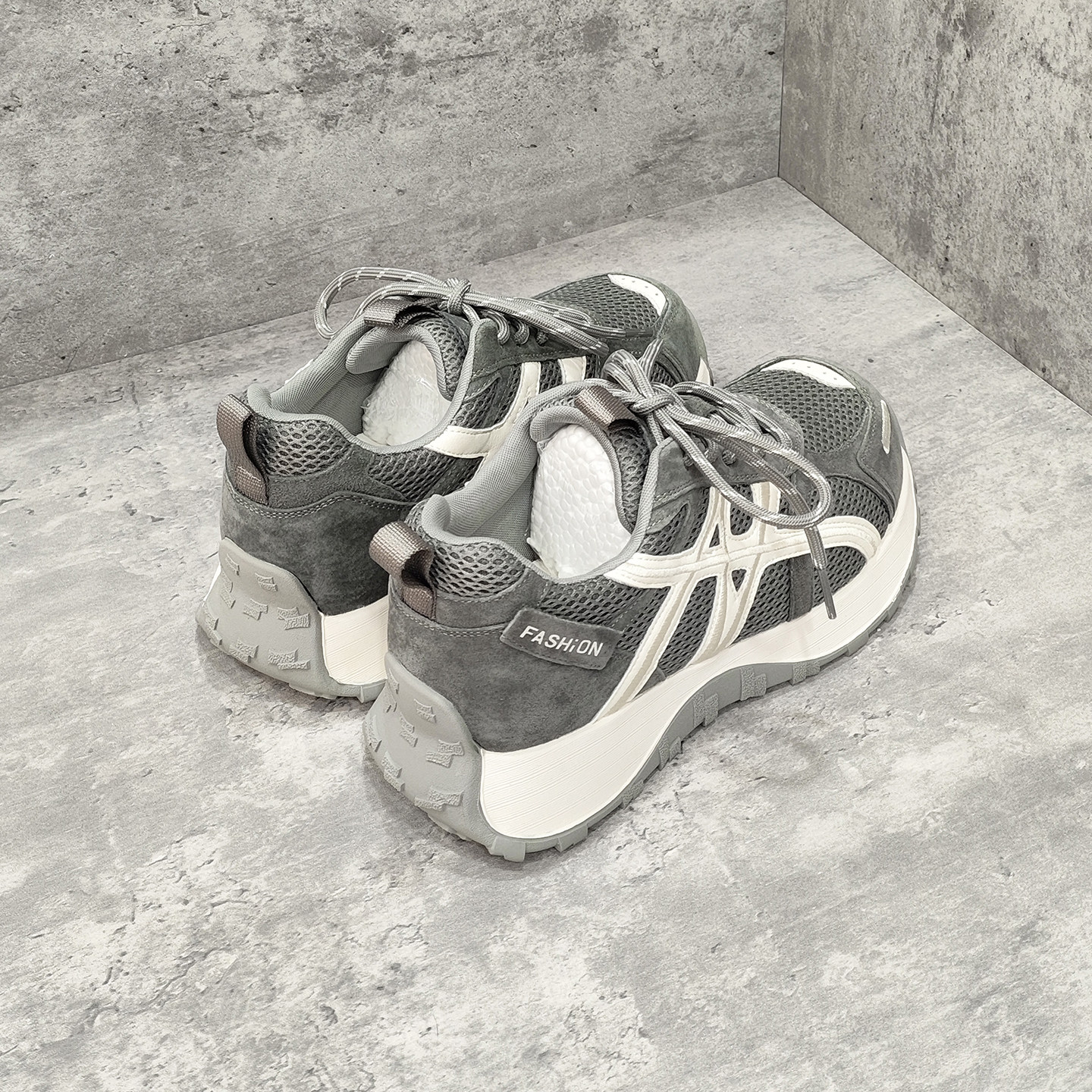 真皮厚底高跟休闲板鞋女2025秋冬新款加绒小个子增高复古时尚女鞋