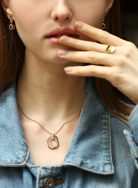 SOLDEVERANO几何金属蜂巢项链