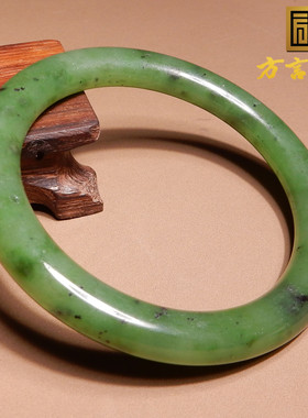 俄罗斯老坑料碧玉猕猴桃60mm手镯