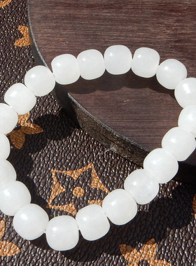 青海料冰底白玉老型珠10mm手串