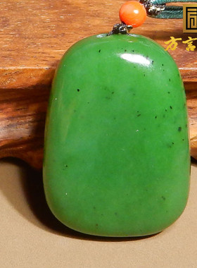 笑佛吊坠细腻油润方言辣阳绿碧玉