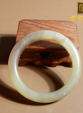 放漏方言品牌和田玉精品青海料冰底雪花玉烟紫飘翠意境53mm手镯A2