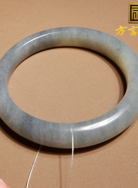 新疆老熟白玉底油润青花籽料手镯