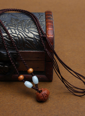 红绳手工编织天然桃木长命锁项链