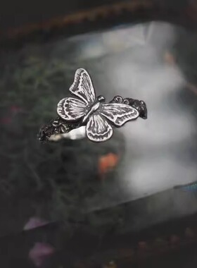 哥特复古手作纯银雕刻蝴蝶戒指