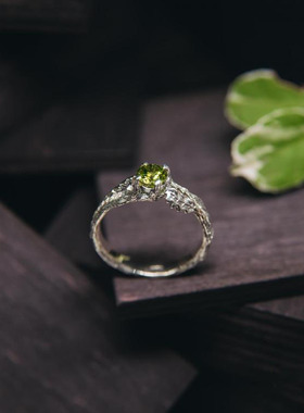 纯银天然橄榄石宝石镶嵌戒指橡树