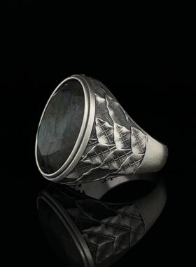 拉长石宝石镶嵌纯银雕刻刻面戒指