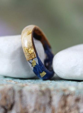矢车菊蓝色花瓣金箔桦树皮戒指