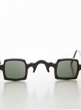 小巧有趣方形小镜片拍照太阳眼镜