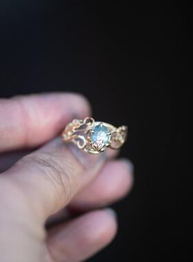 蓝宝石14k金树枝橡树叶订婚戒指