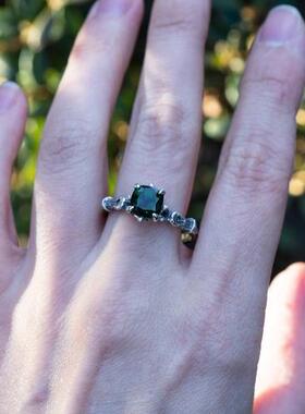 纯银森林新月天然绿色电气石戒指