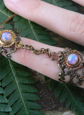 手作维多利亚彩虹宝石双环美甲戒