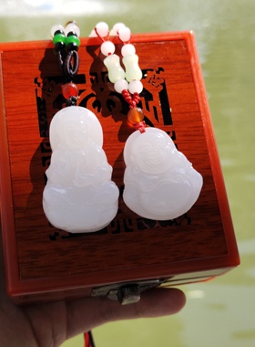 天然正品白玉观音吊坠正品玉石