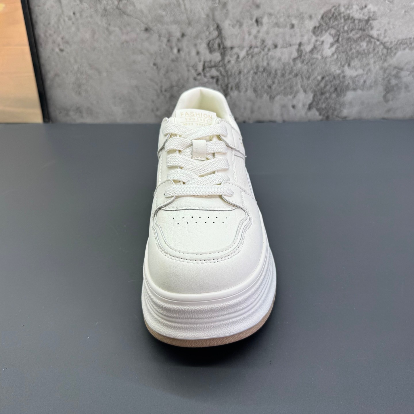 时尚学院小白鞋2026春季新款撤柜断码真皮厚底增高爆款板鞋女鞋,淘宝优惠券,粉丝福利购,淘宝优惠卷